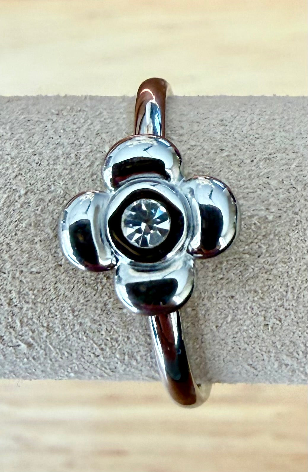 Zilveren Bloem Ring met Kristal