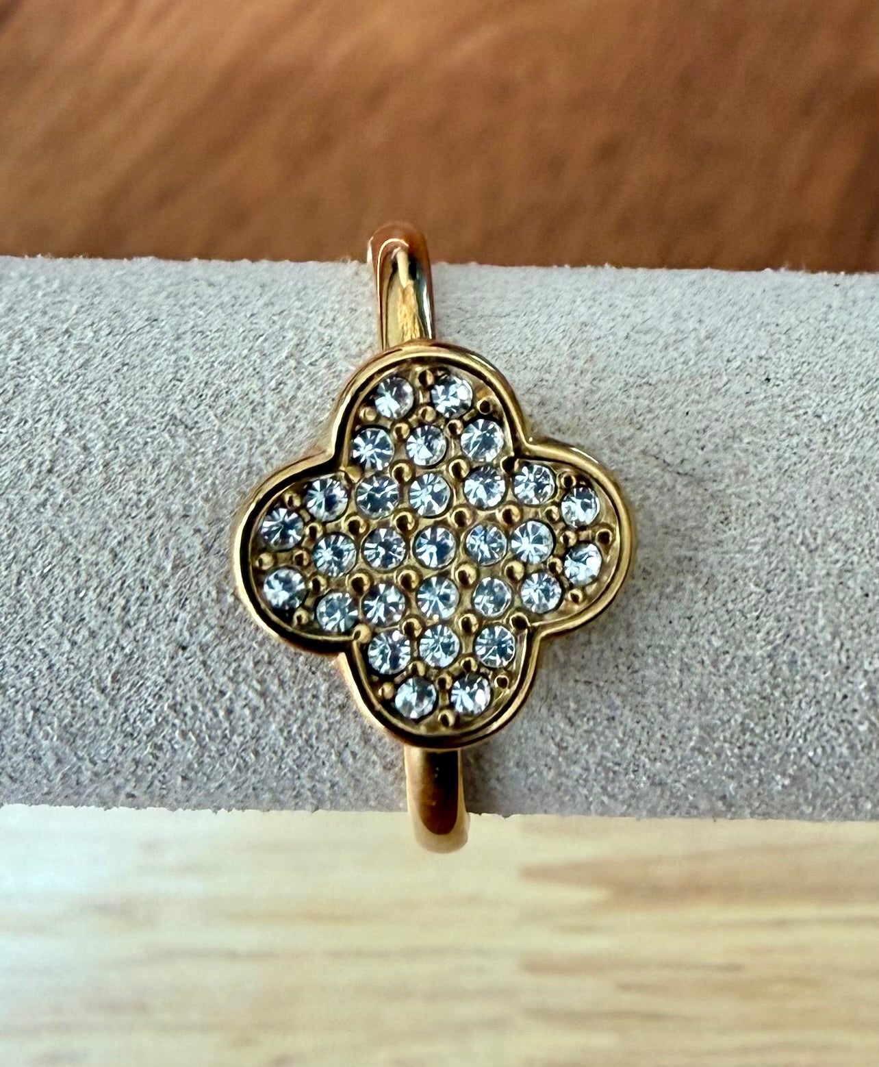 Gouden Klavertje Ring met Kristallen